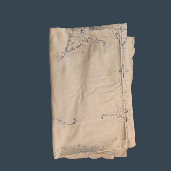 Vintage Victorian Style Hand-Embroidered Lace Tablecloth - Picture 9 of 15